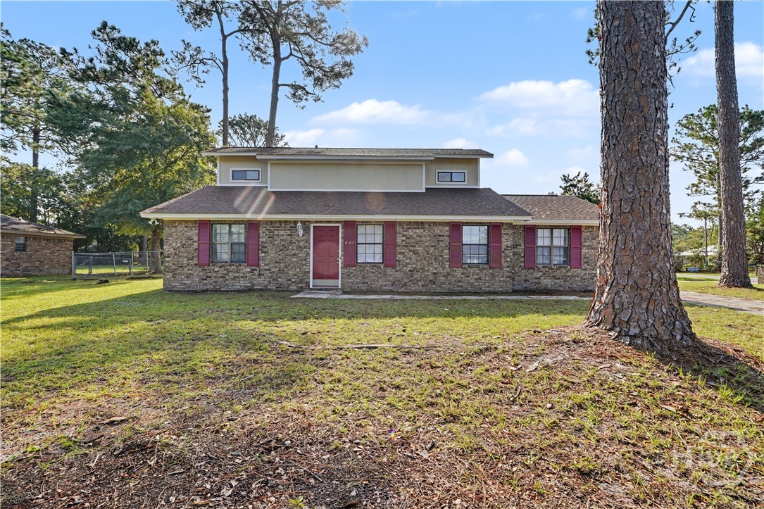 607 Slade Street Property Photo 1