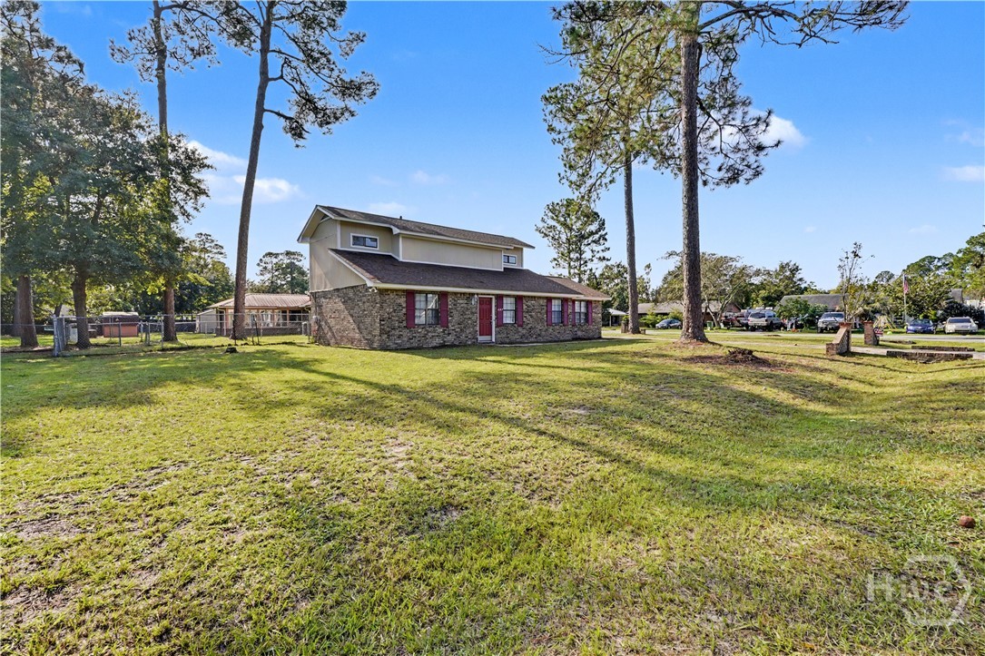 607 Slade Street Property Photo 7