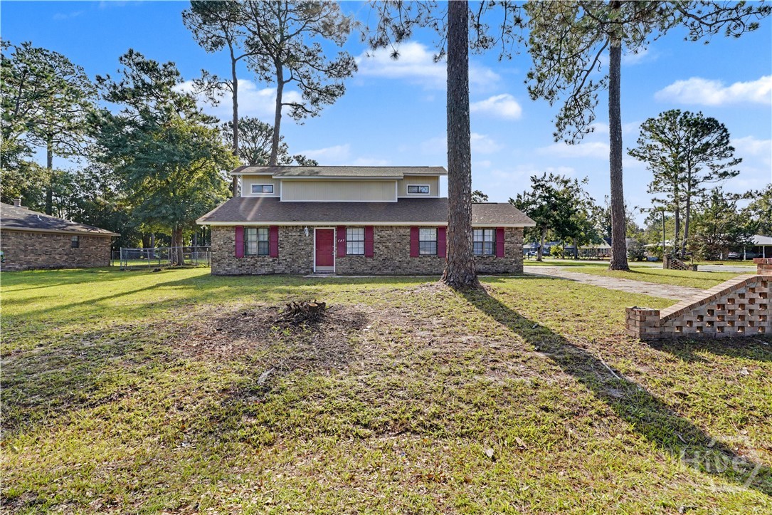 607 Slade Street Property Photo 8