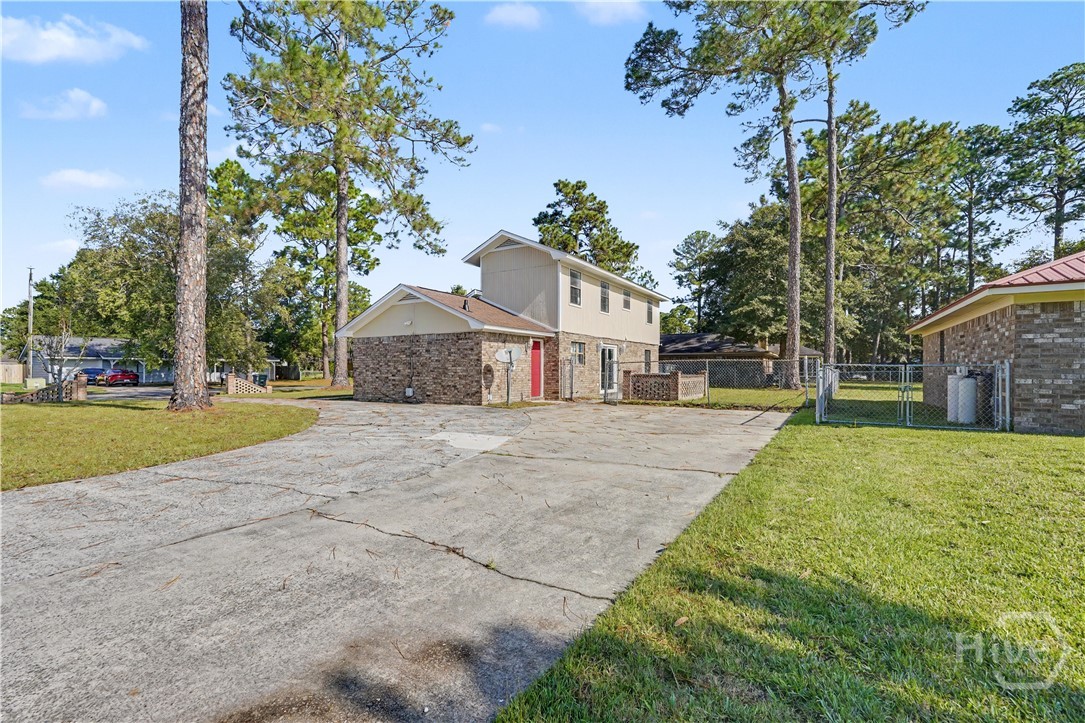 607 Slade Street Property Photo 9