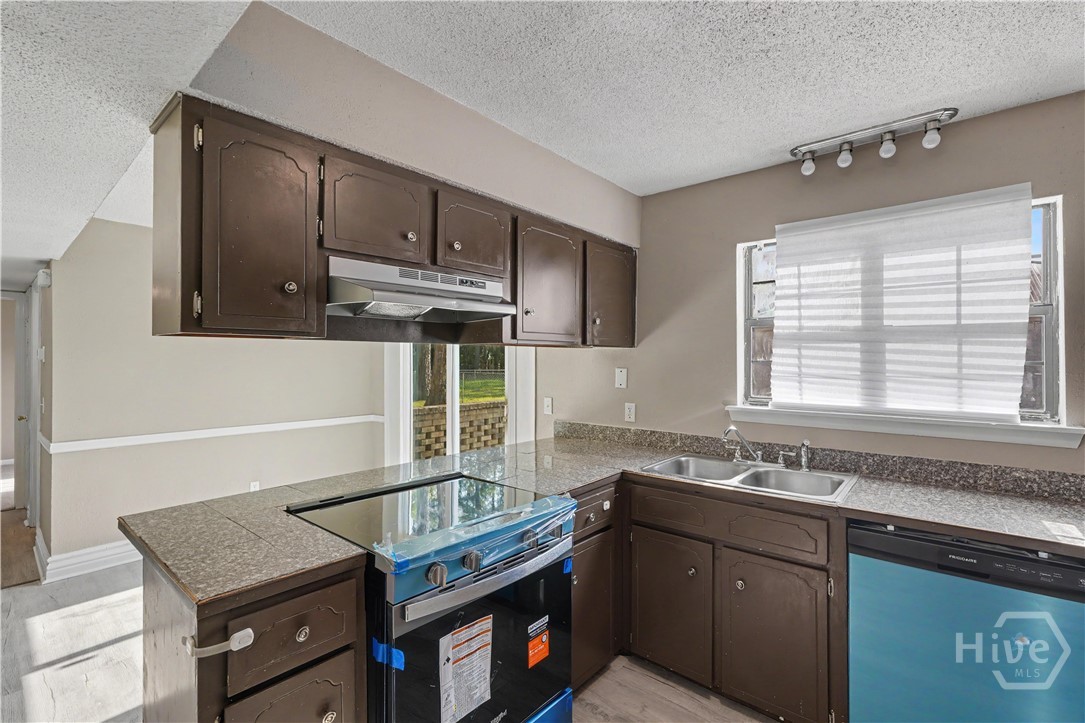 607 Slade Street Property Photo 29