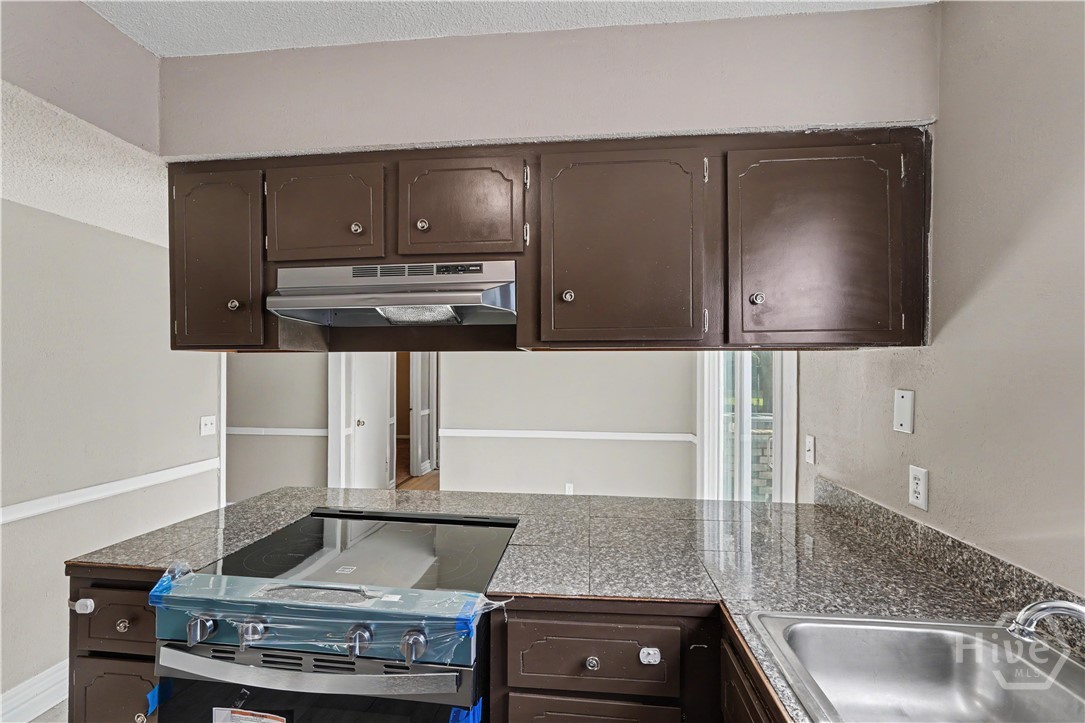 607 Slade Street Property Photo 32