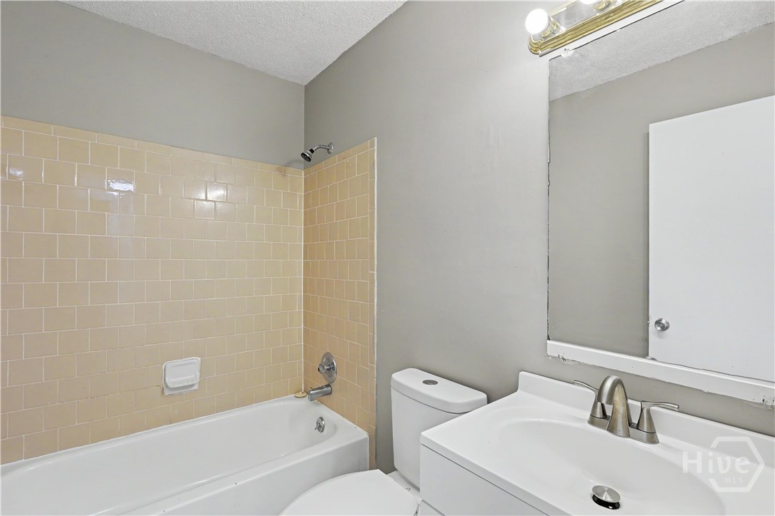 607 Slade Street Property Photo 36
