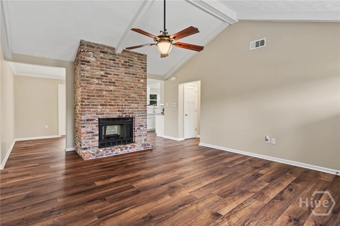 210 Treasure Loop Property Photo 5