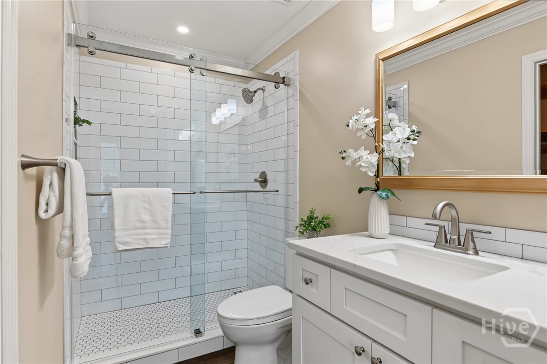 210 Treasure Loop Property Photo 18