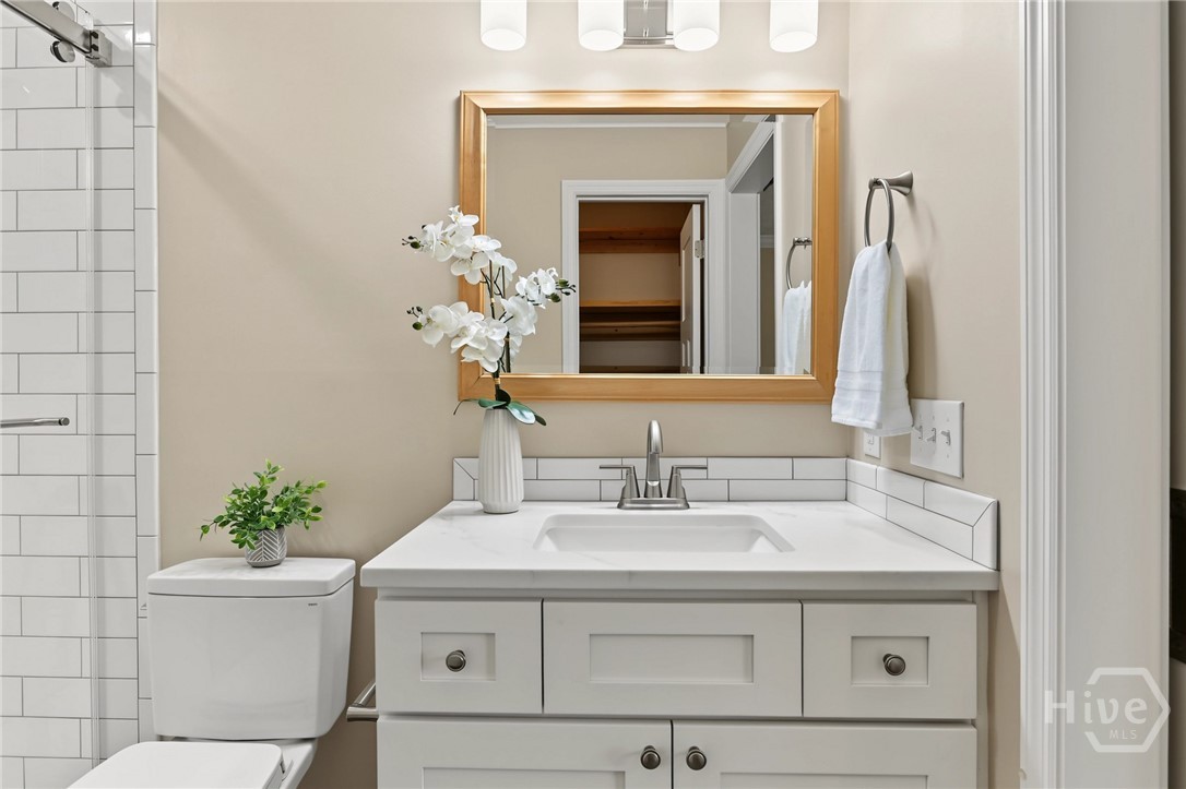 210 Treasure Loop Property Photo 19