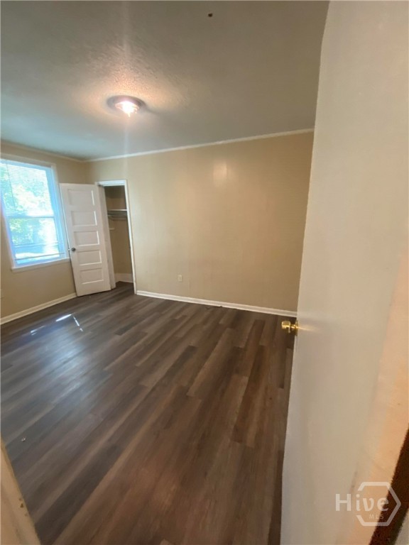 806 E 32nd Street Property Photo 4
