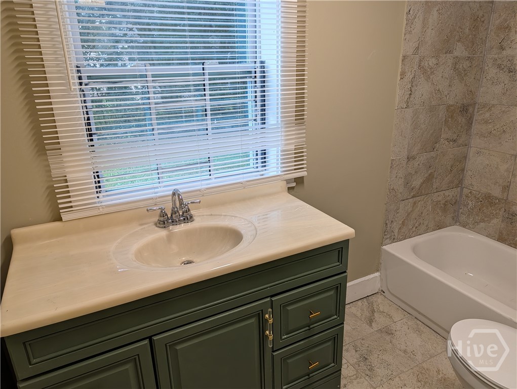 1000 Googe Street Property Photo 10