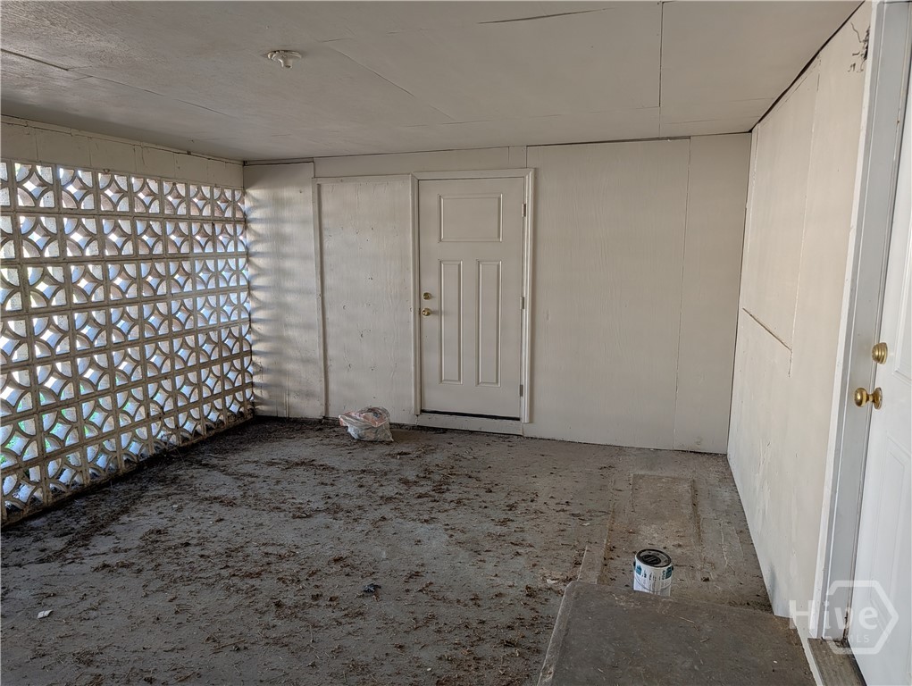 1000 Googe Street Property Photo 15
