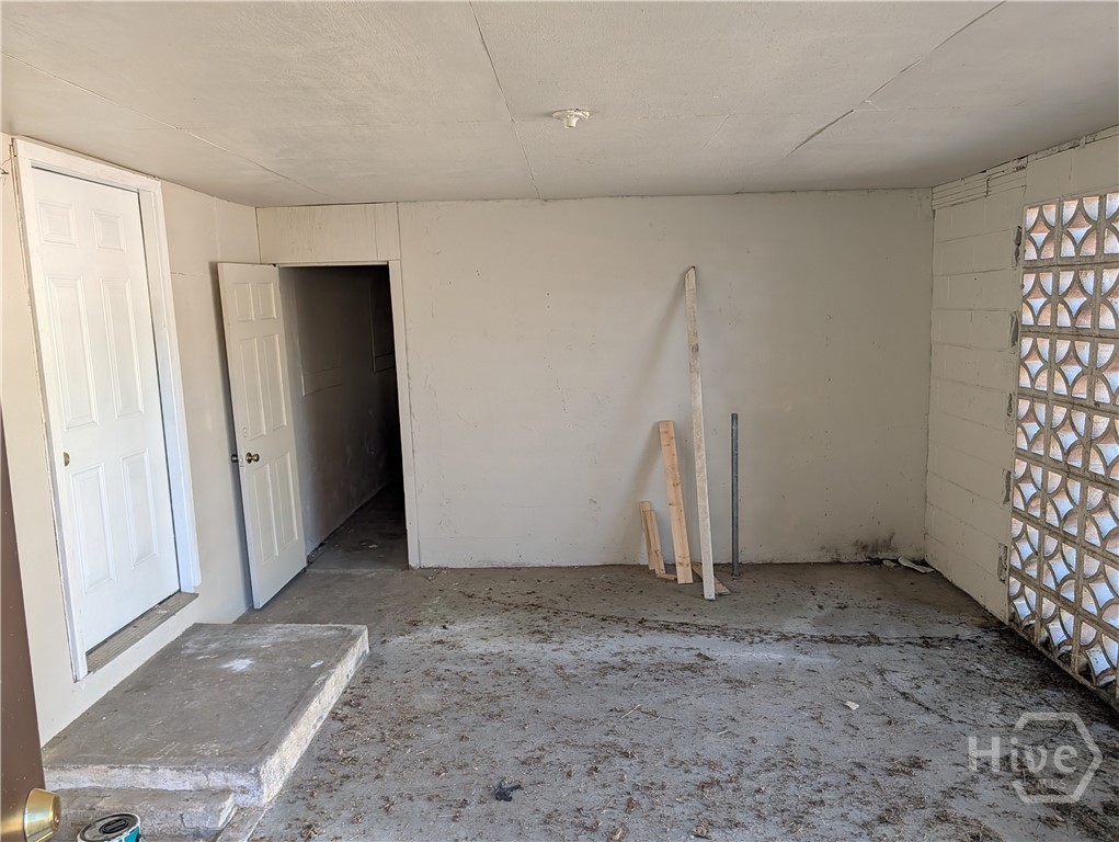 1000 Googe Street Property Photo 17