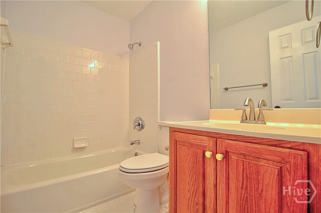 180 Village Lake Drive Property Photo 23