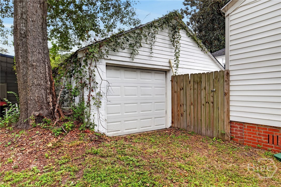 2236 Greenwood Street Property Photo 30