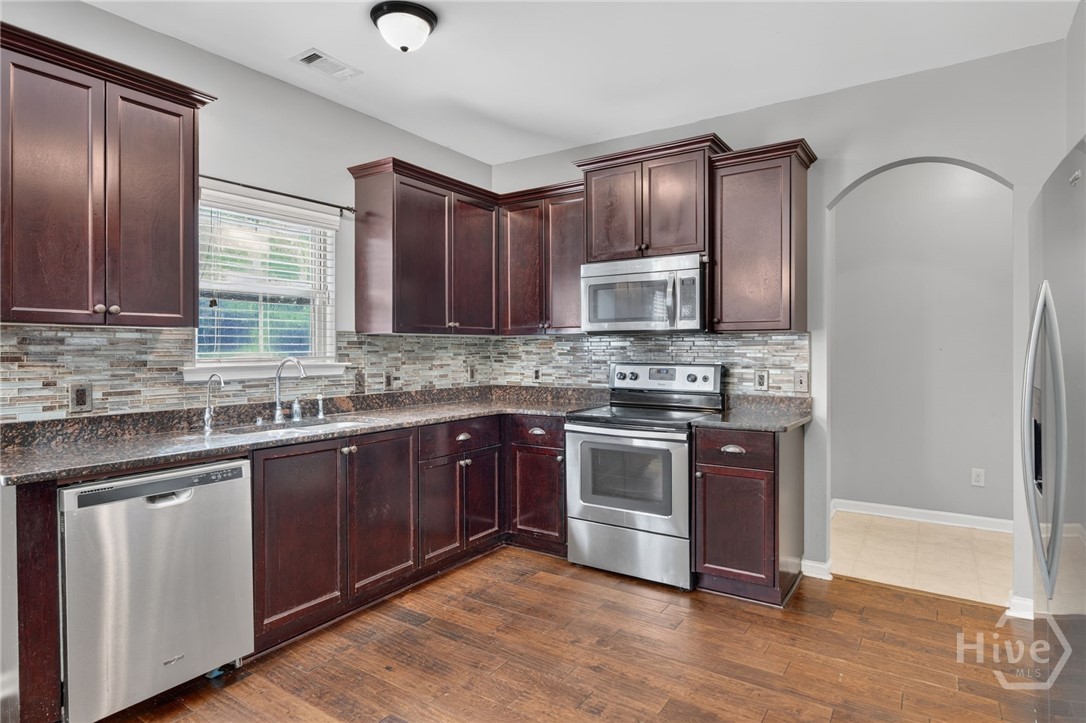 166 Green Paddock Circle Property Photo 16