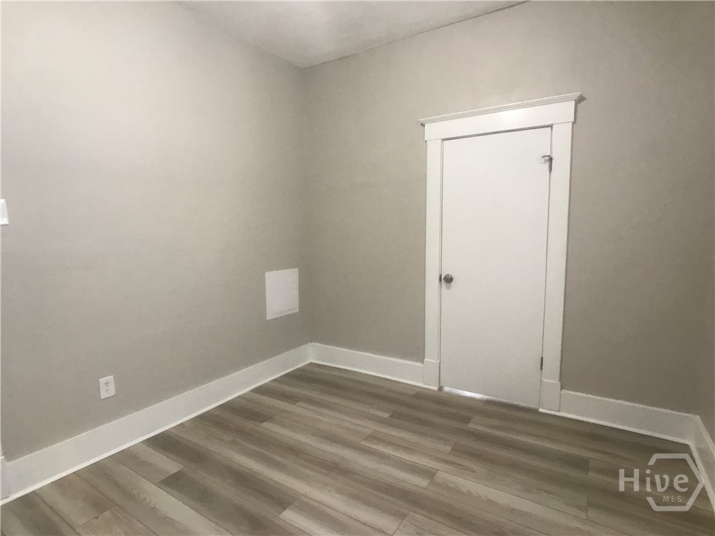 1122 E 37th Street Property Photo 3