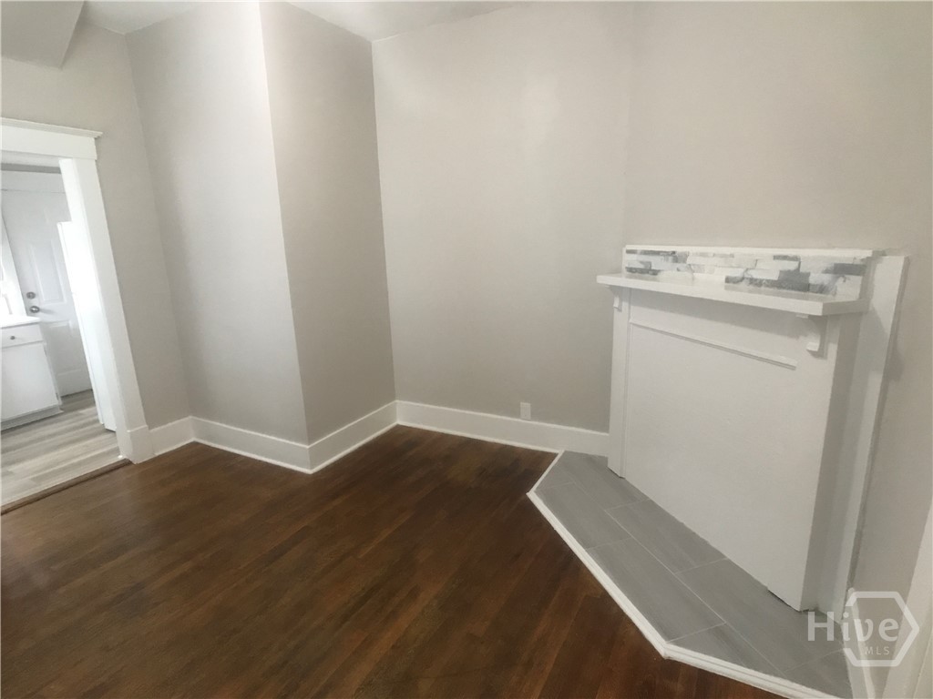 1122 E 37th Street Property Photo 6