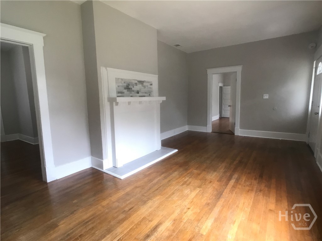 1122 E 37th Street Property Photo 11