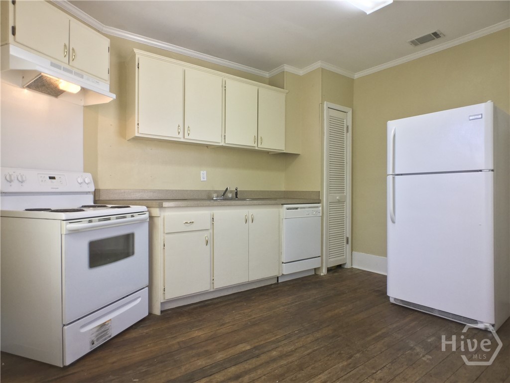 407 E Park Avenue A Property Photo 9