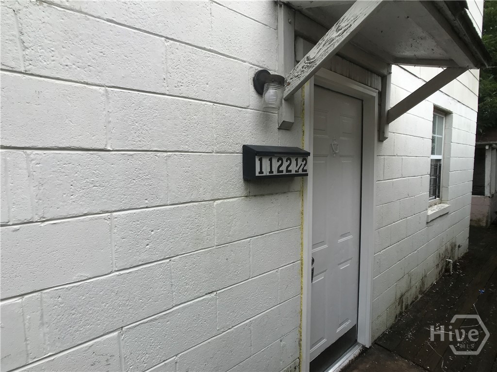 1122 1/2 E 37th Property Photo 1