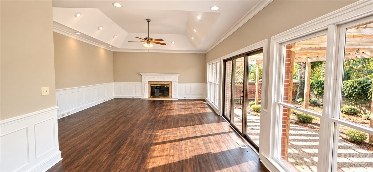 6 Conifer Square Property Photo 8