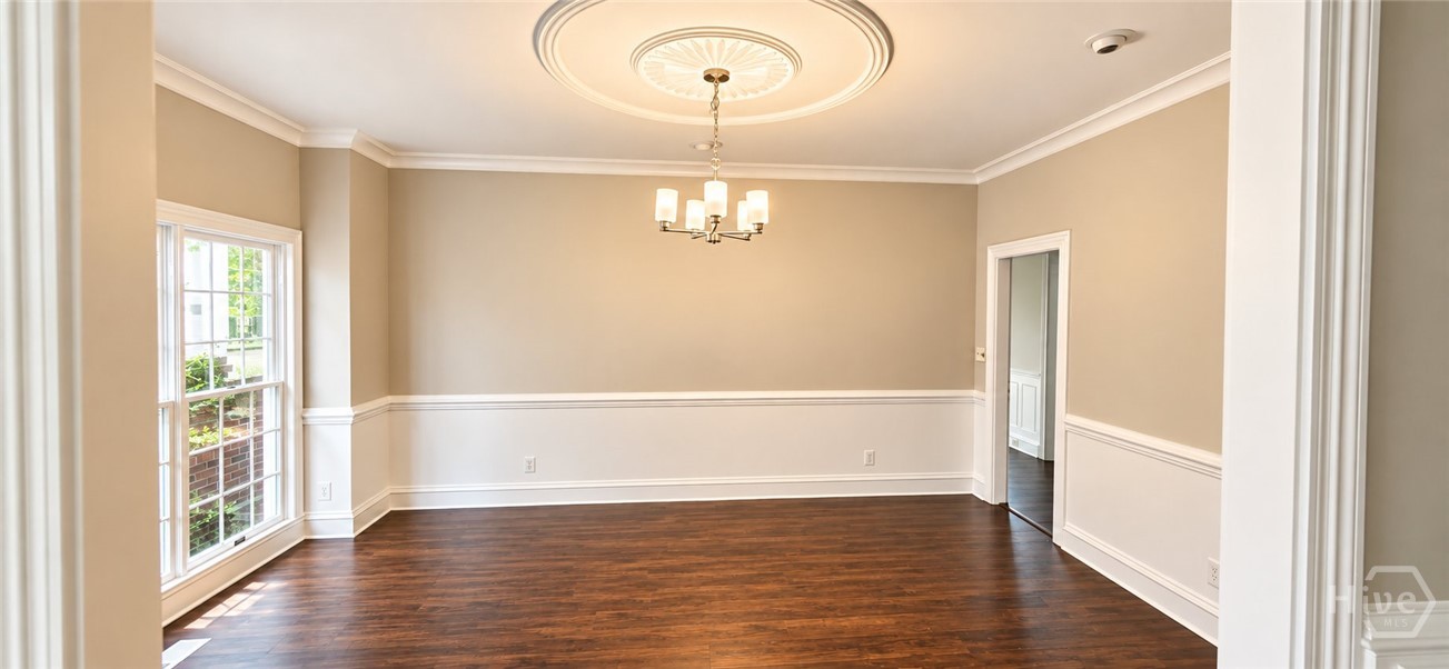 6 Conifer Square Property Photo 12