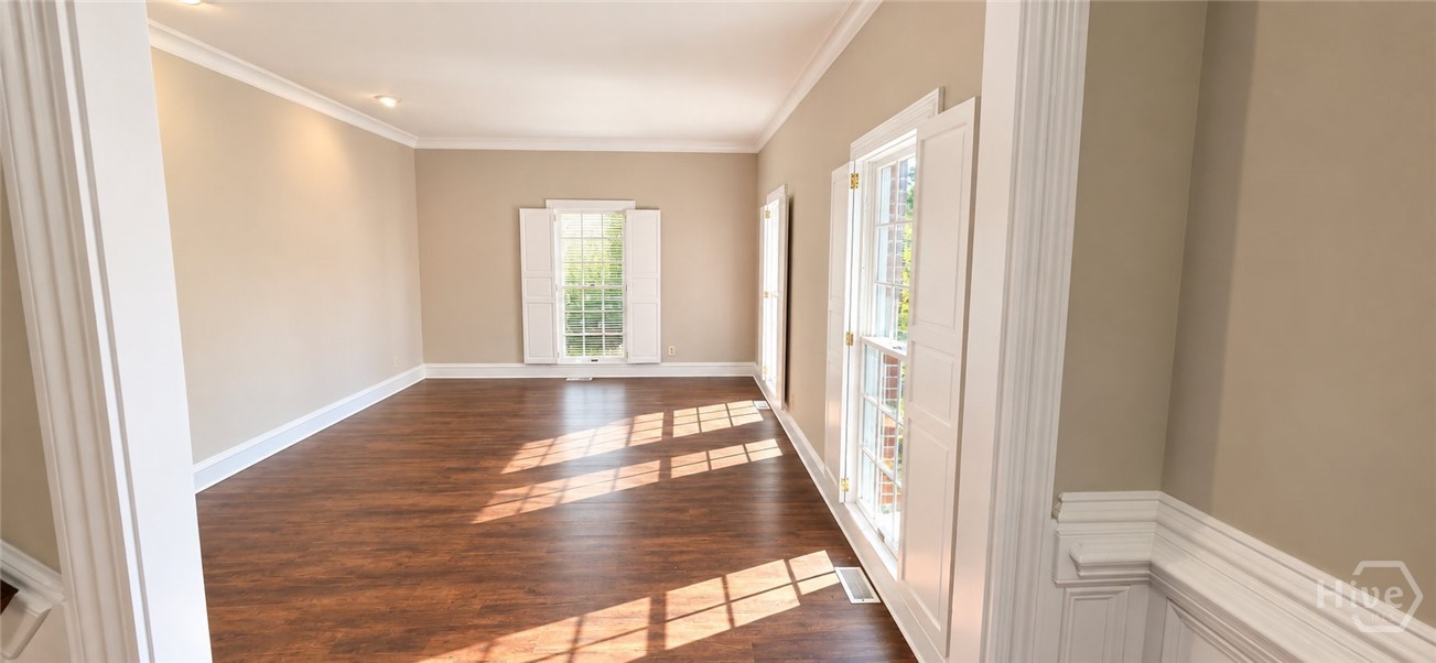 6 Conifer Square Property Photo 21
