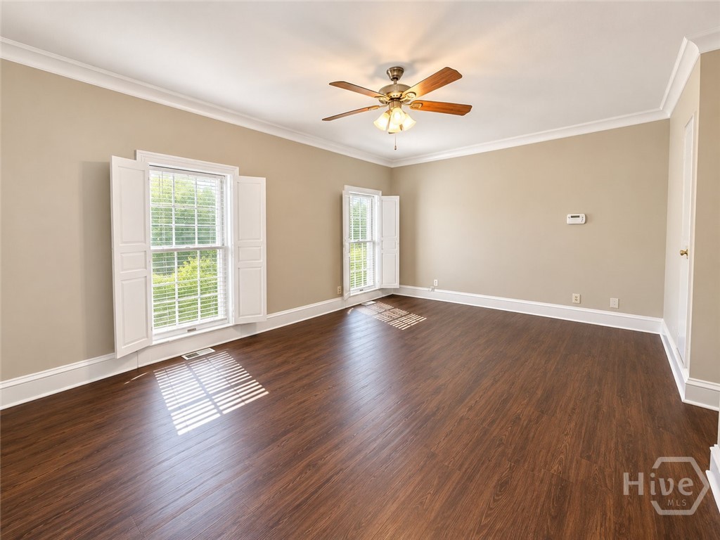 6 Conifer Square Property Photo 24