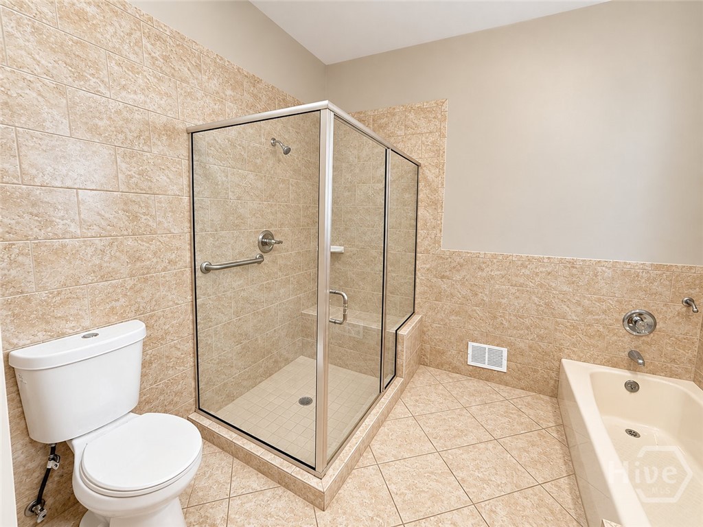 6 Conifer Square Property Photo 28