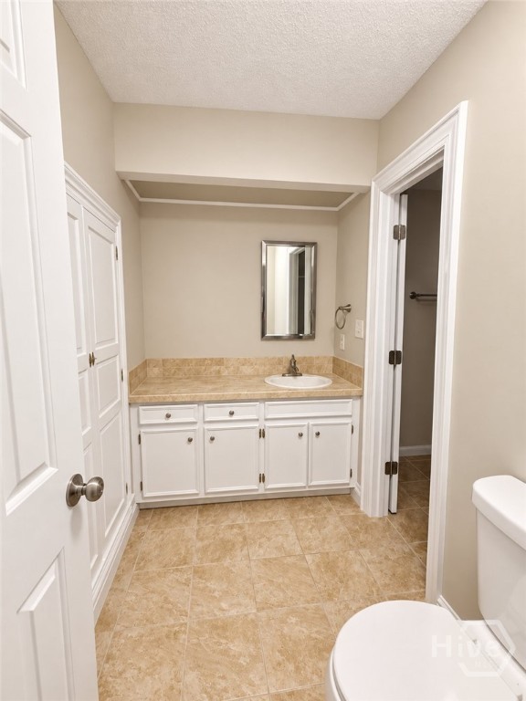 6 Conifer Square Property Photo 38