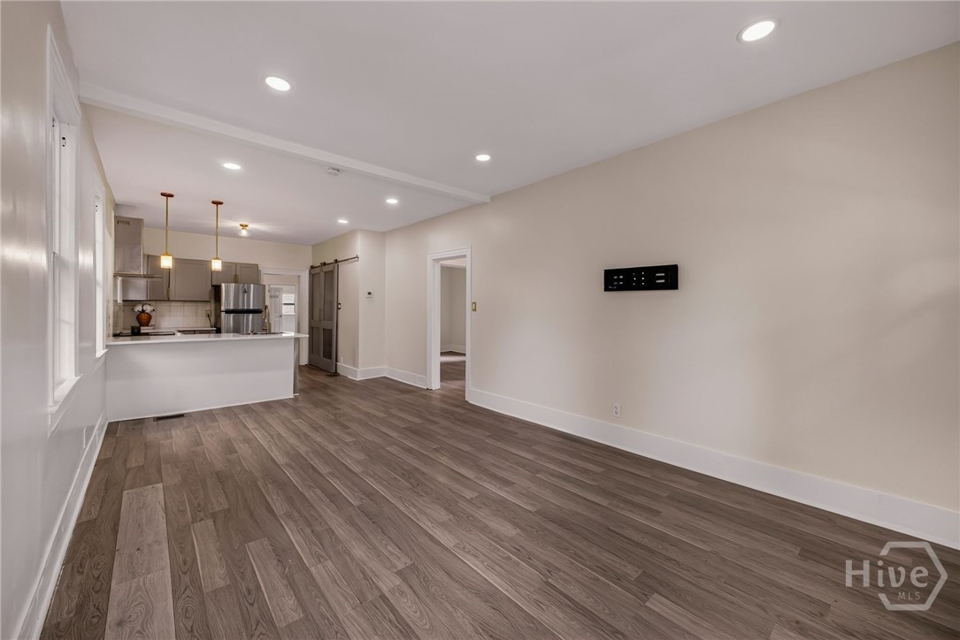 666 E 32nd Street Property Photo 3