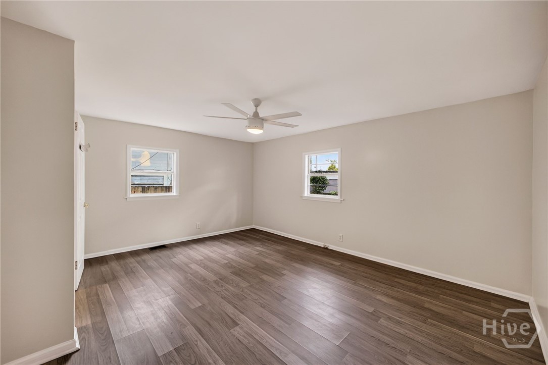666 E 32nd Street Property Photo 14