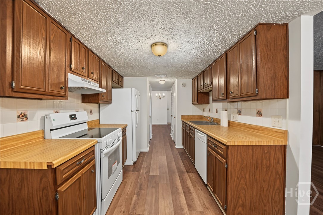 459 Mall Boulevard 69 Property Photo 14