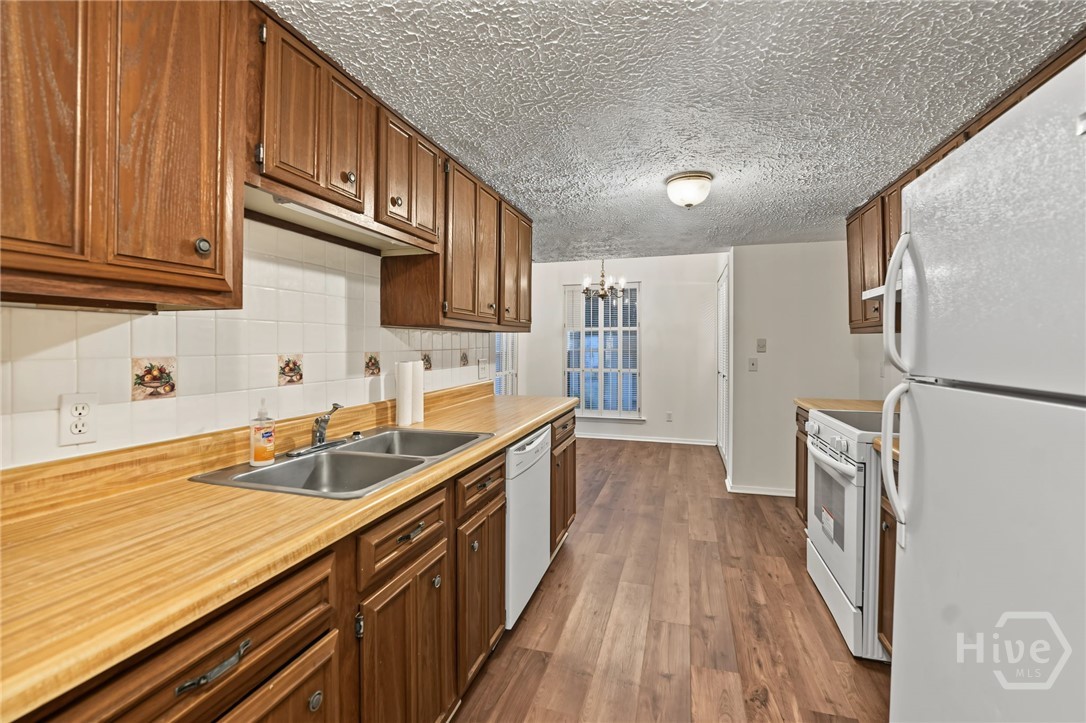 459 Mall Boulevard 69 Property Photo 16