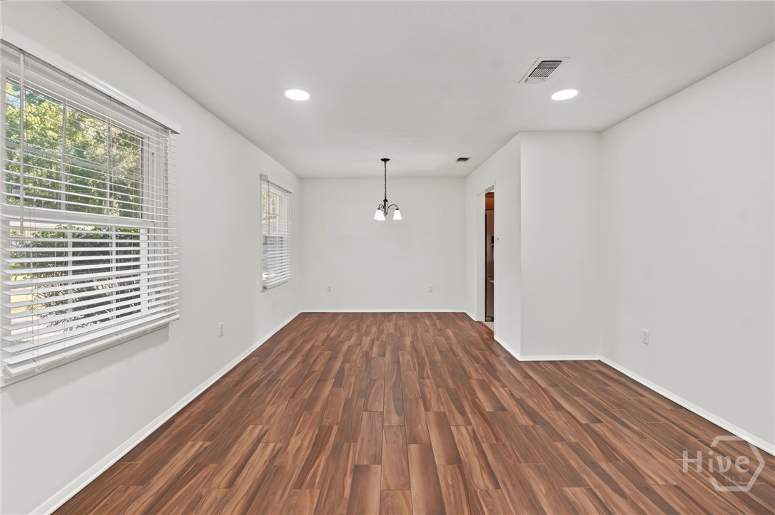 6 E Stillwood Circle Property Photo 9