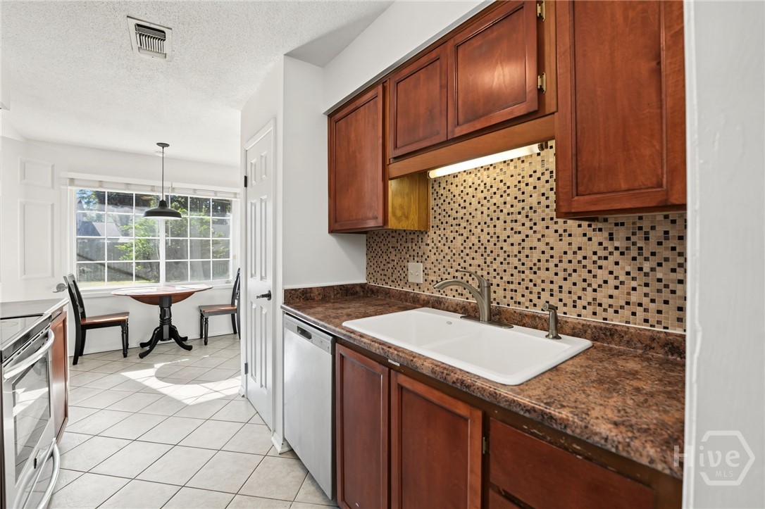 6 E Stillwood Circle Property Photo 12