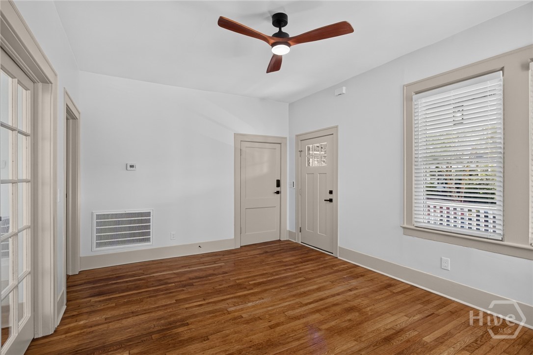 650 E 40th A Property Photo 8