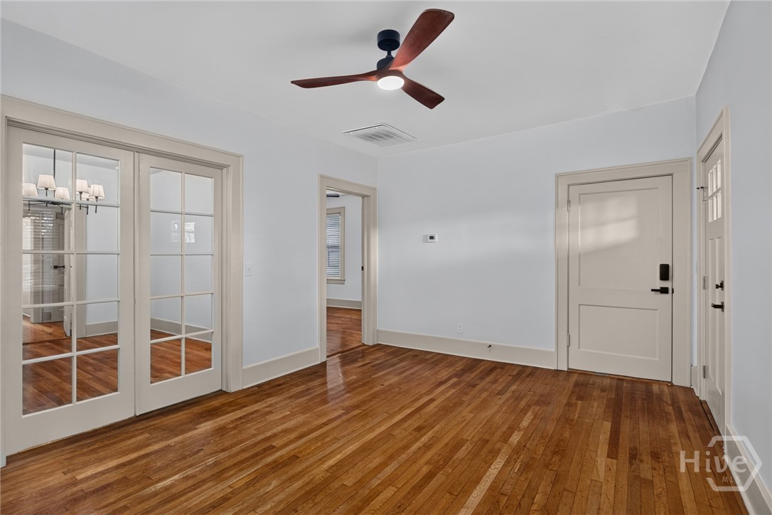 650 E 40th B Property Photo 12