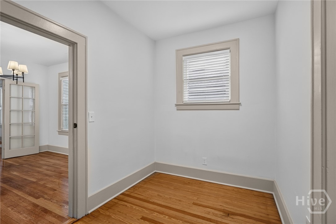 650 E 40th B Property Photo 18