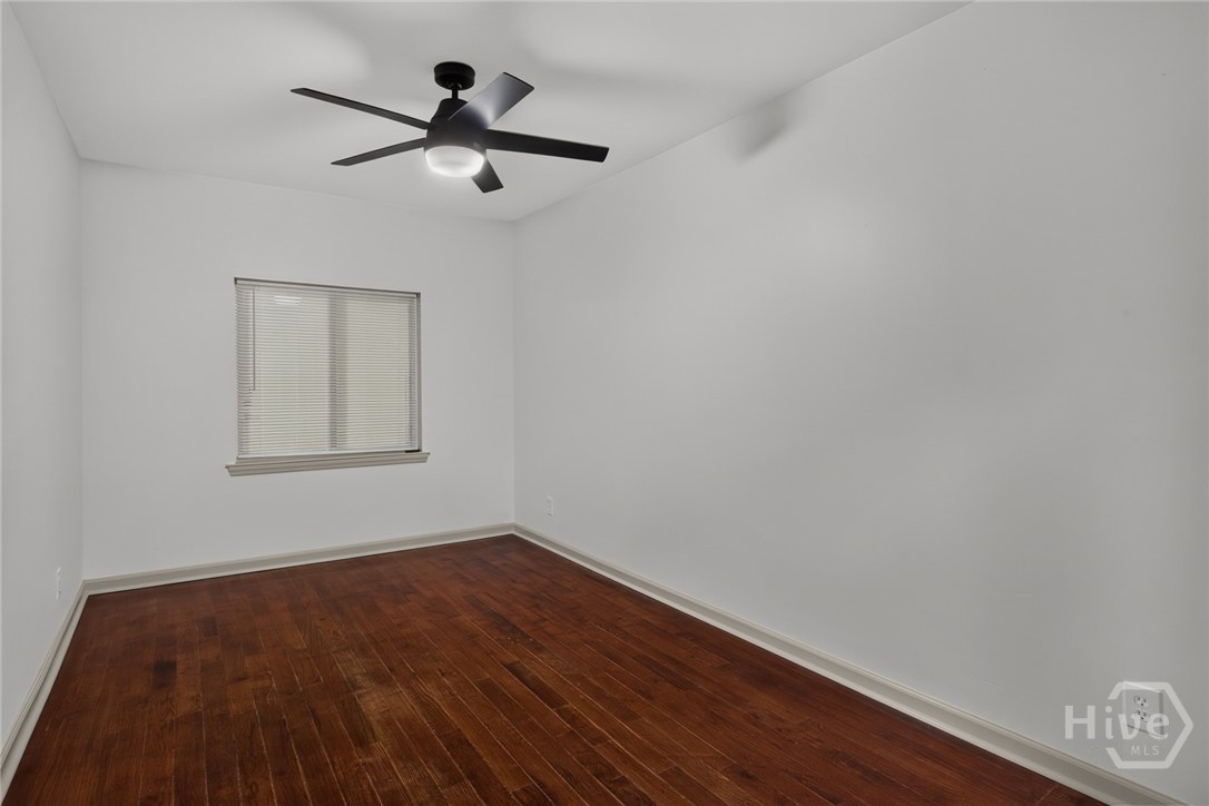 1230 E 55th Property Photo 14