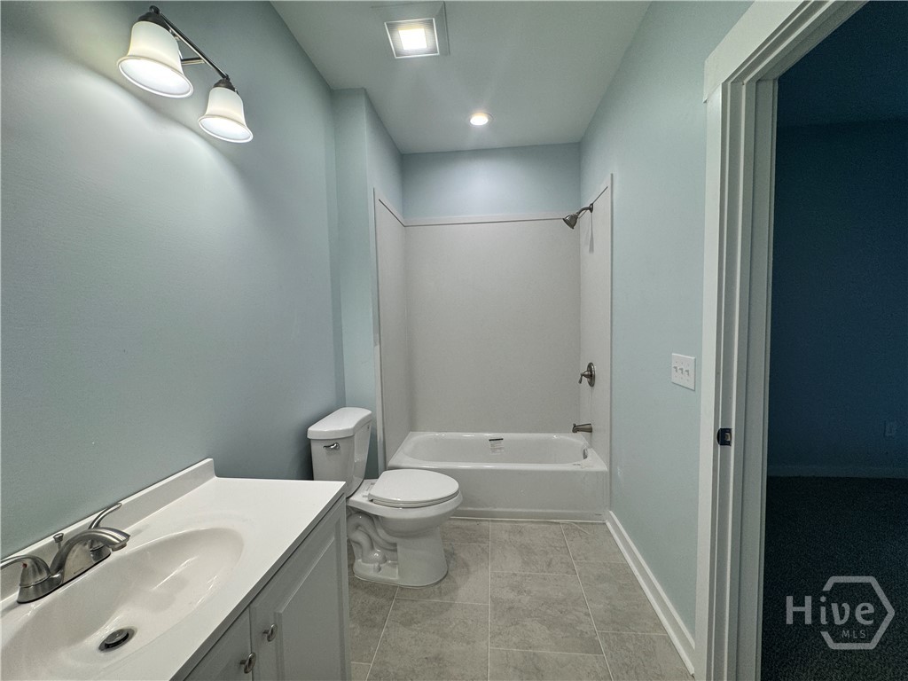 2418 Riviera Drive Property Photo 11