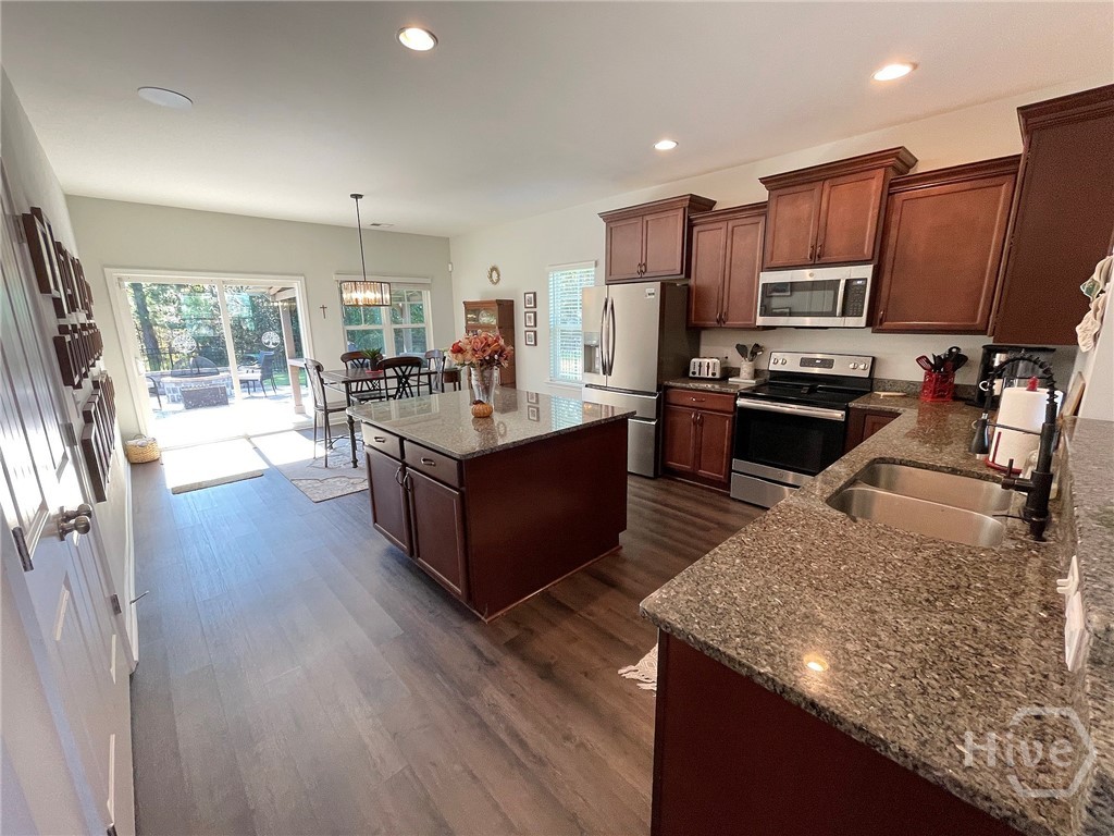 3012 Castleoak Drive Property Photo 10