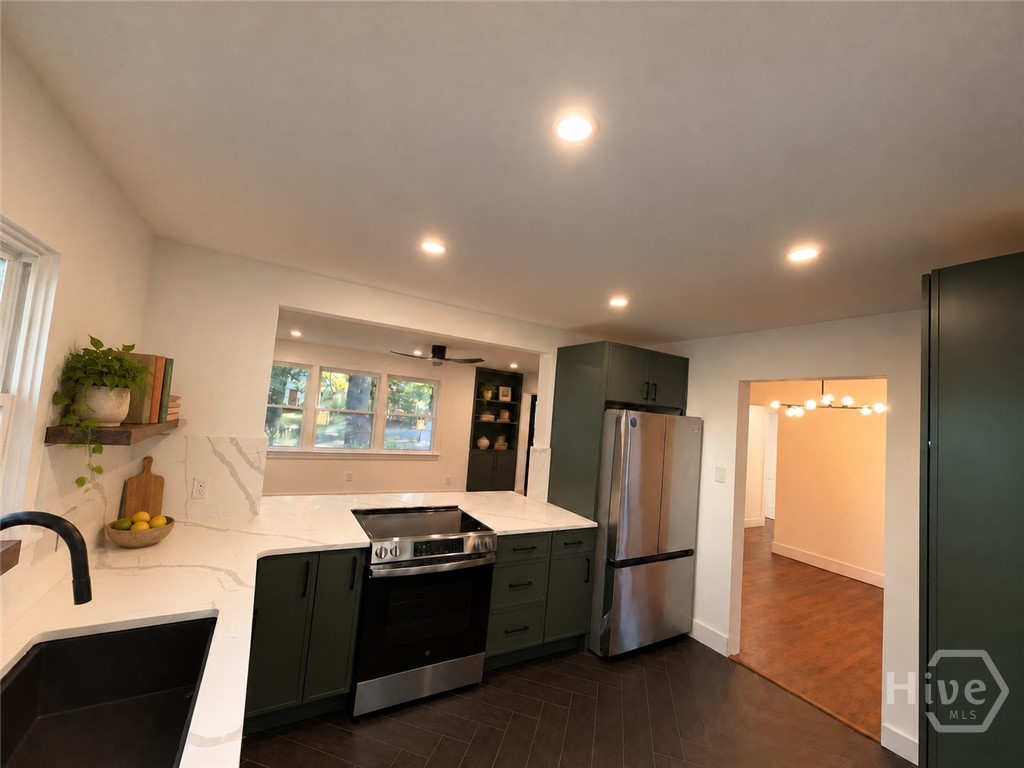 406 E 63rd Street Property Photo 3