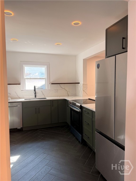 406 E 63rd Street Property Photo 5