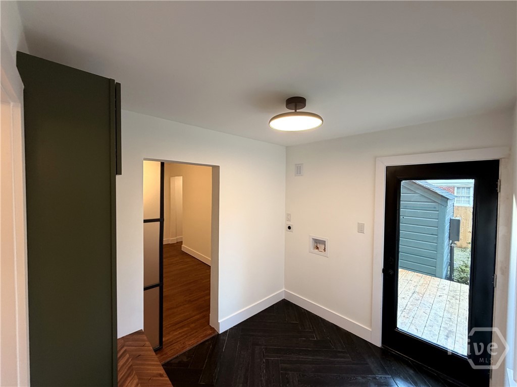 406 E 63rd Street Property Photo 17
