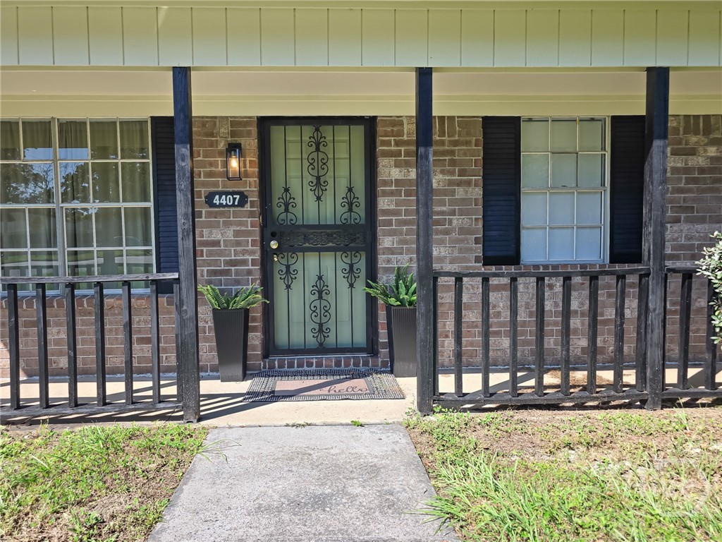 4407 Liberty Parkway Property Photo 3