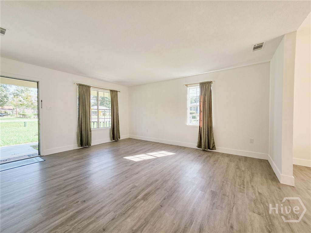 4407 Liberty Parkway Property Photo 8
