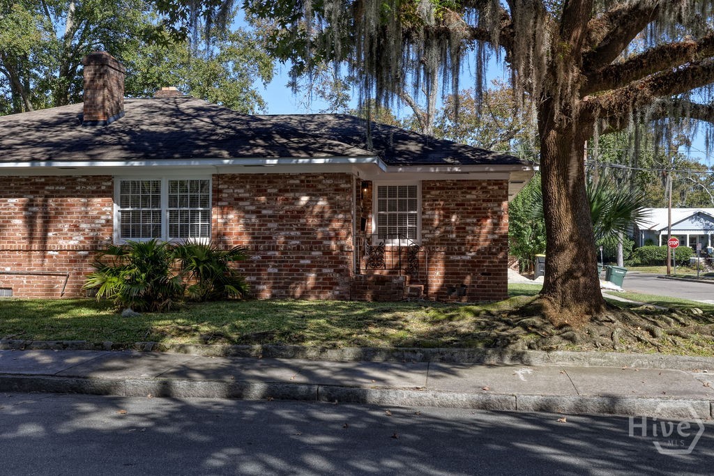 916 Maupas Avenue One And Two Property Photo 2