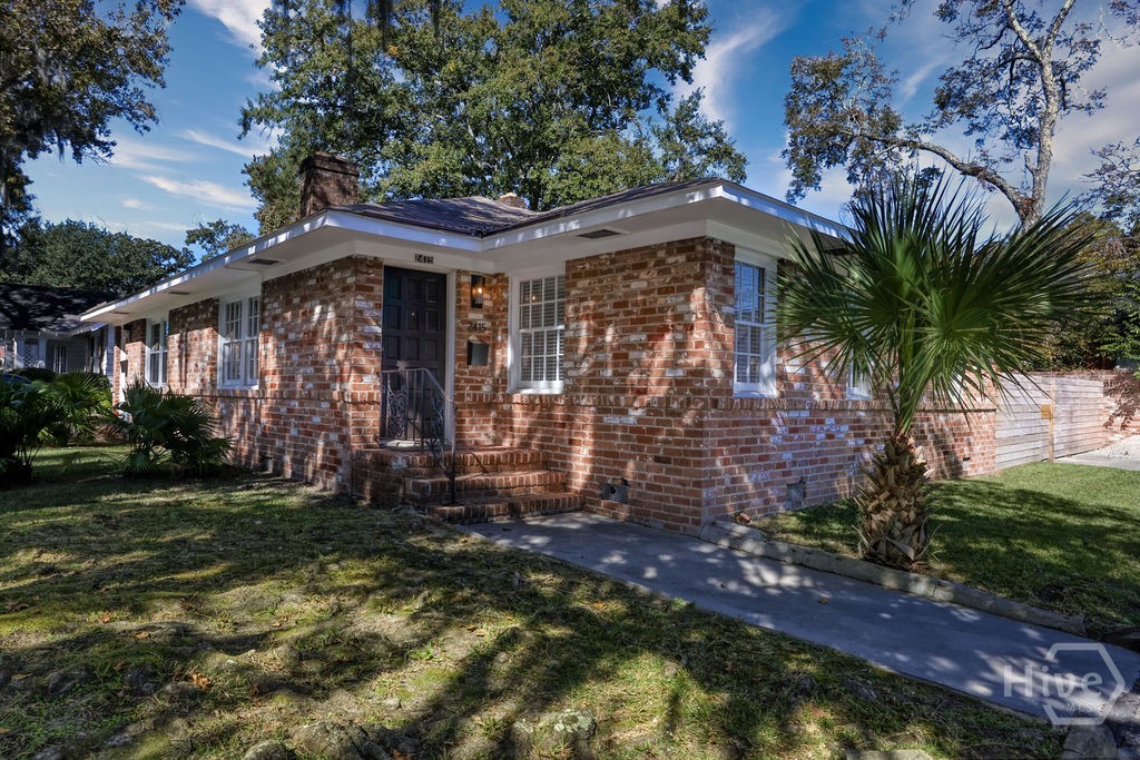 916 Maupas Avenue One And Two Property Photo 3