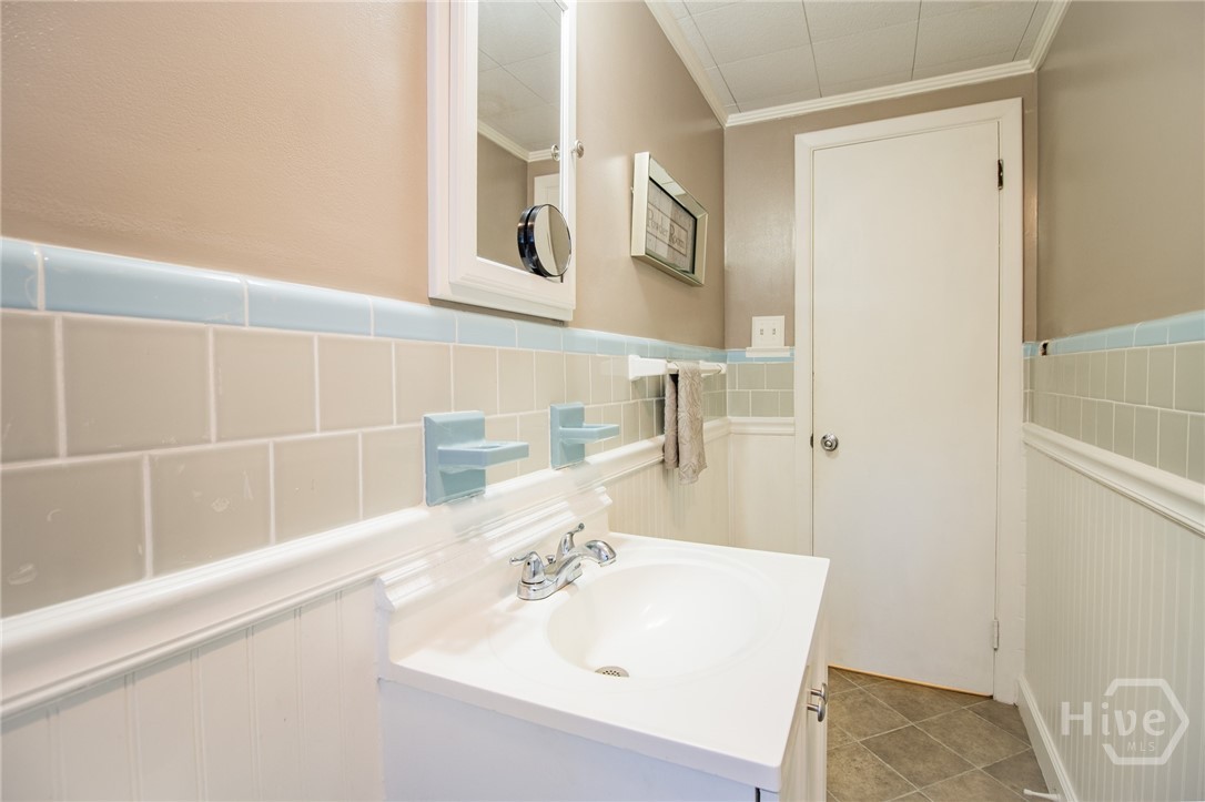 240 Adams Road Property Photo 24