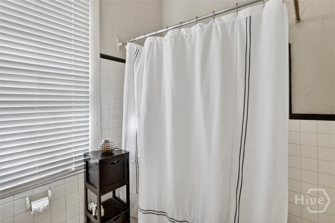 416 W 36th Street Property Photo 19
