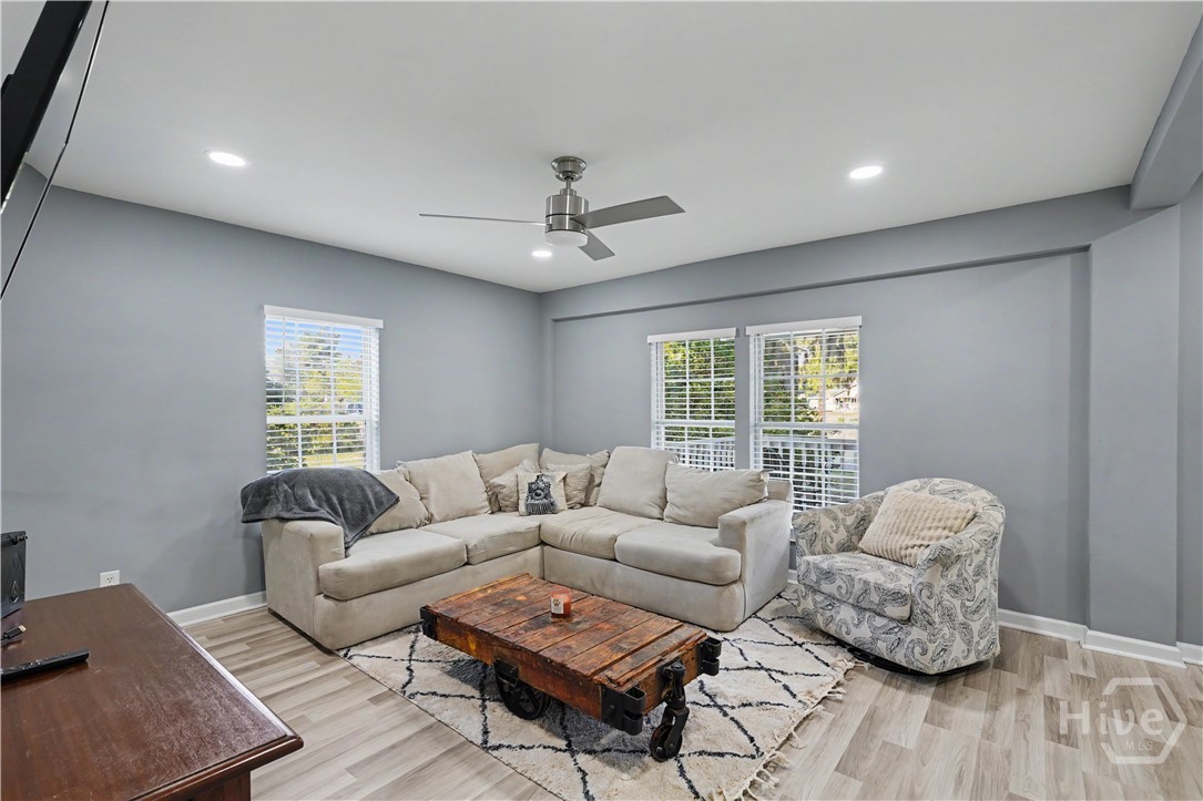 210 N Railroad Avenue Property Photo 6